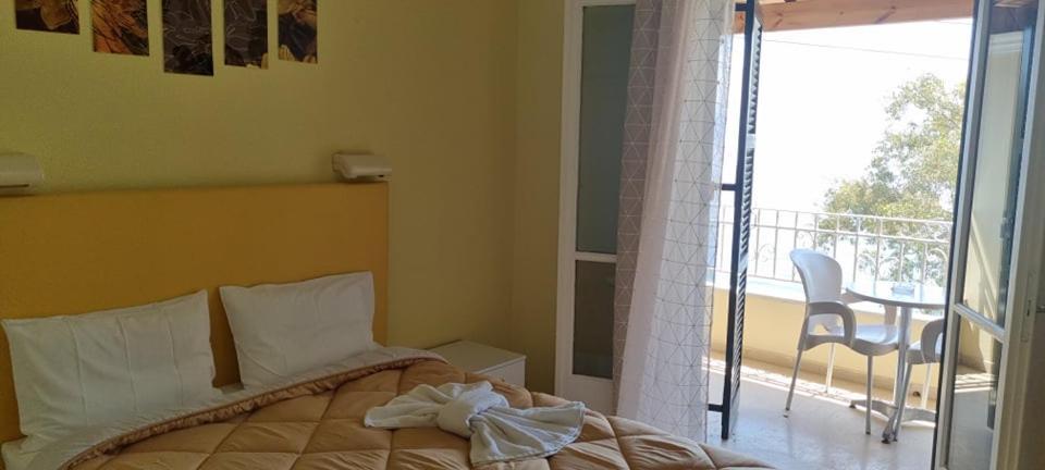 Ionian Mare Aparthotel Agios Ioannis Peristerion Exterior foto