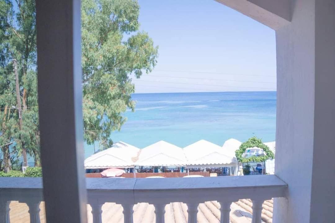 Ionian Mare Aparthotel Agios Ioannis Peristerion Exterior foto