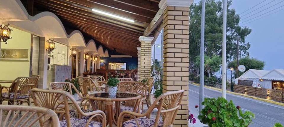 Ionian Mare Aparthotel Agios Ioannis Peristerion Exterior foto