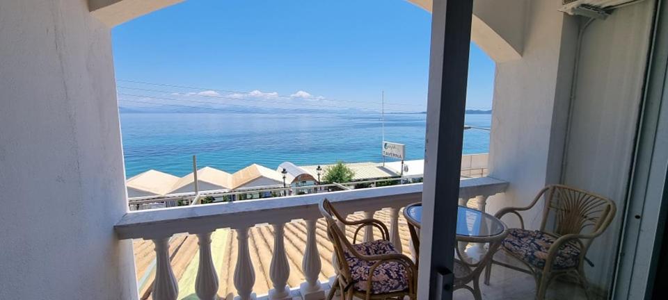 Ionian Mare Aparthotel Agios Ioannis Peristerion Exterior foto