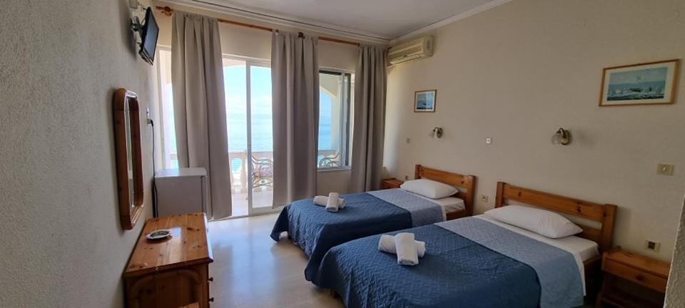 Ionian Mare Aparthotel Agios Ioannis Peristerion Exterior foto