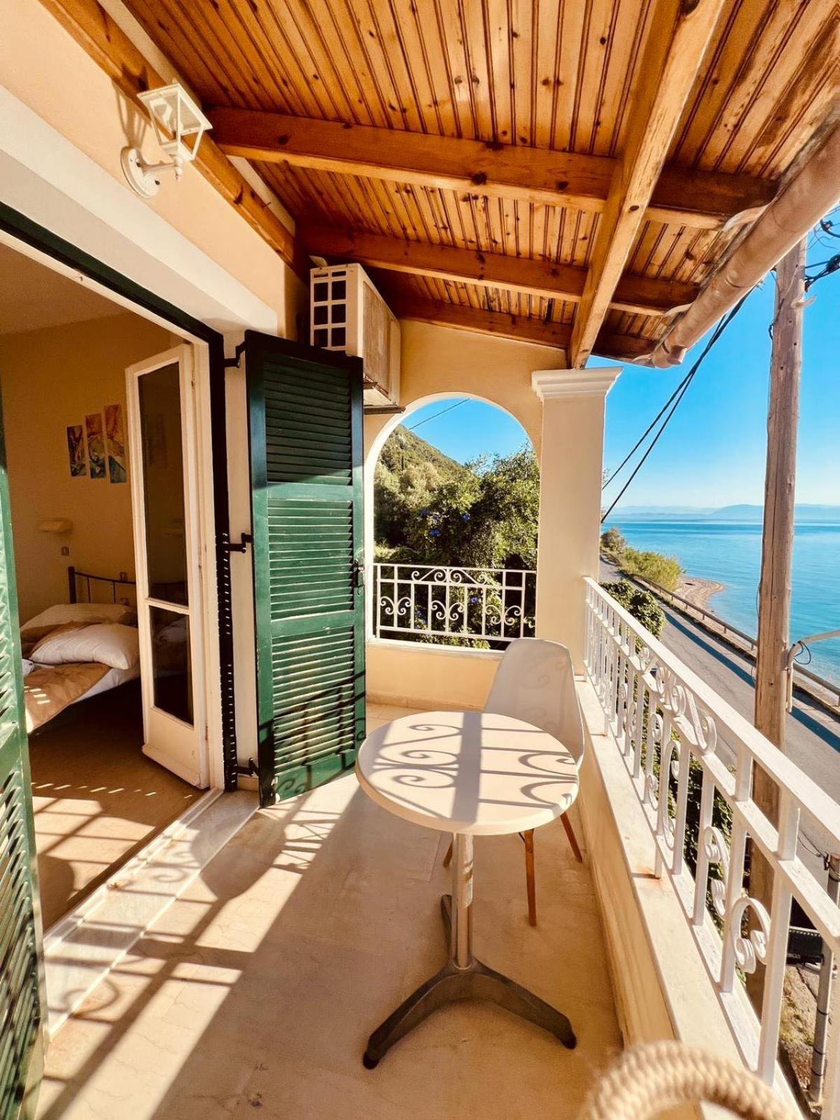 Ionian Mare Aparthotel Agios Ioannis Peristerion Exterior foto